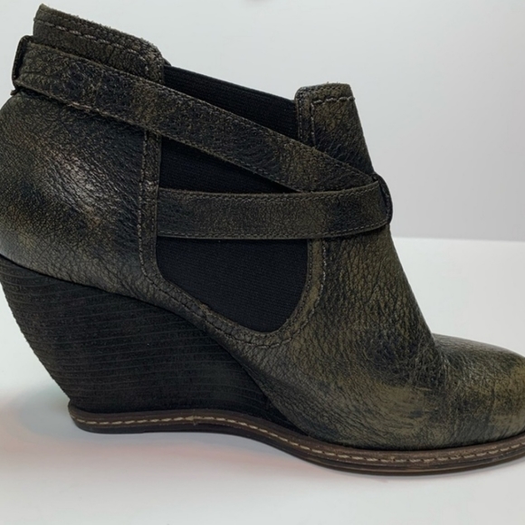 Schules & Sons Metallic Bronze-Brown Wedge Booties! (Size 9) - Picture 3 of 6